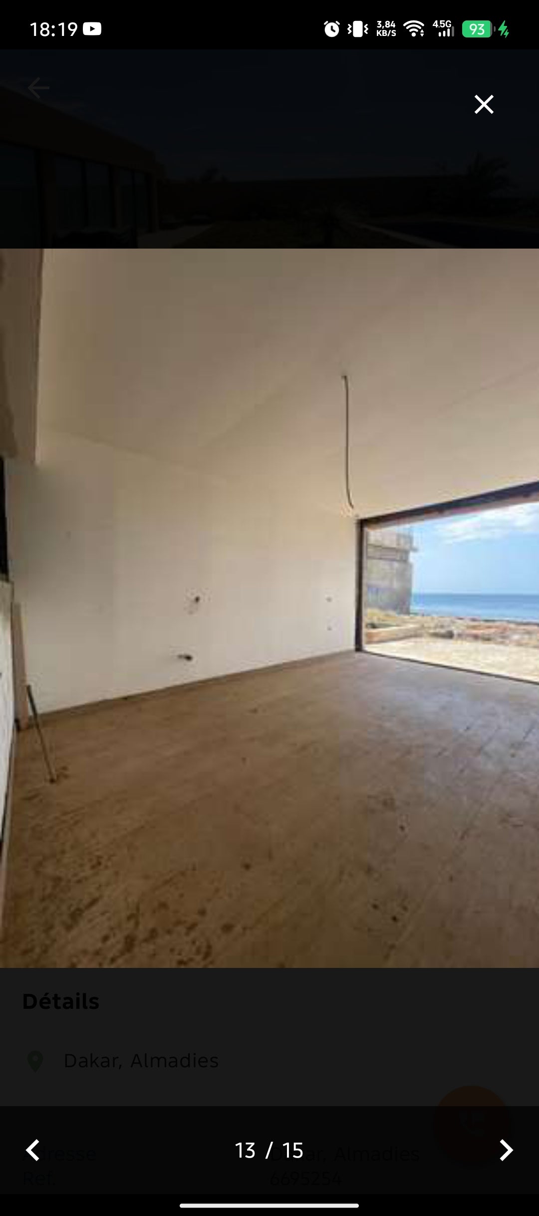 11 villas pieds dans l’eau – Pointe des Almadies
Découvrez un ensemble exceptionnel de 11 villas de plain-pied situées dans l’un des quartiers les plus prestigieux de Dakar, en bord de mer, sur un terrain total de 1000 m2.
Chaque villa se compose de 5 cha