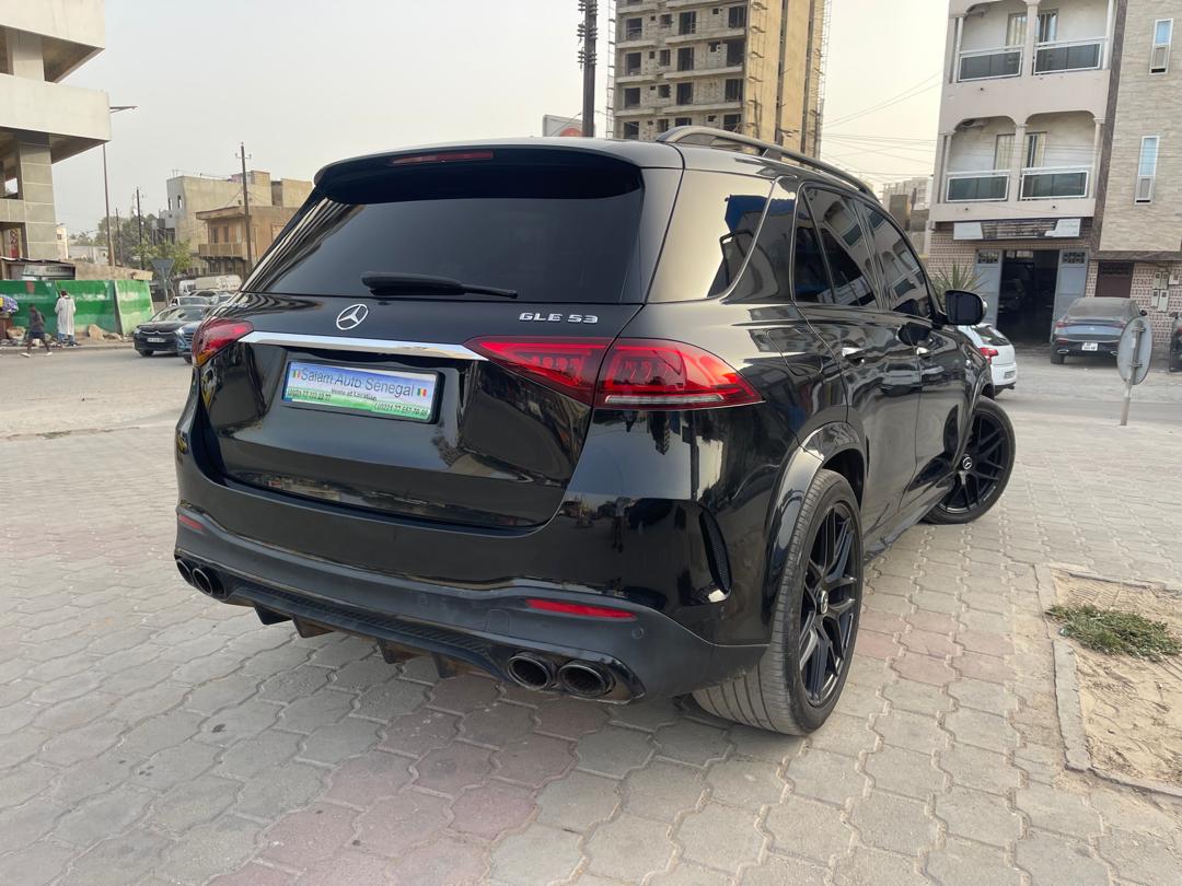 🔘 Marque Mercedes 
🔘modèle GLE 53 AMG
🔘Année 2021
🔘Transmission Automatique 
🔘Carburant essence ⛽️ 
Moteur V6 7 place 
Caméra de recul redar avant arrière full options salon intérieur cuir 
Climatisation bizone, mode eco 
commande au volant, siège av