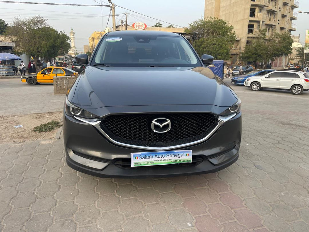 🔘 Marque Mazda 
🔘modèle CX5 
🔘Année 2017
Kilomètres 107293
🔘Transmission Automatique 
🔘Carburant essence ⛽️ 
Moteur 4cylindres  version 4x4 full option 
Caméra de recul redar avant arrière salon intérieur cuir dint glace 
Climatisation bizone, mode e