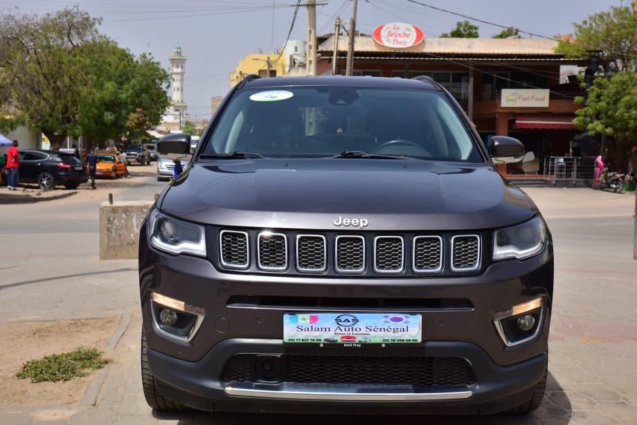 🔘 Marque JEEP 
🔘modèle Compass 
🔘Année 2017
Limited 
🔘Transmission Automatique 
🔘Carburant Diesel ⛽️ 
Moteur 4cylindres  
Caméra de recul redar avant arrière salon intérieur cuir full options toit ouvrant 
Climatisation bizone, mode eco 
commande au