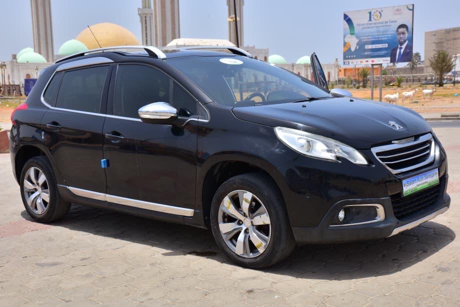 🔘 Marque Peugeot 
🔘modèle 2008
🔘Année 2017
Kilomètres 87237
🔘Transmission Automatique 
🔘Carburant diesel ⛽️ 
Moteur 4cylindres toit panoramique 
Caméra de recul redar avant arrière salon tissu perforé 
Climatisation bizone, mode eco 
commande au vola
