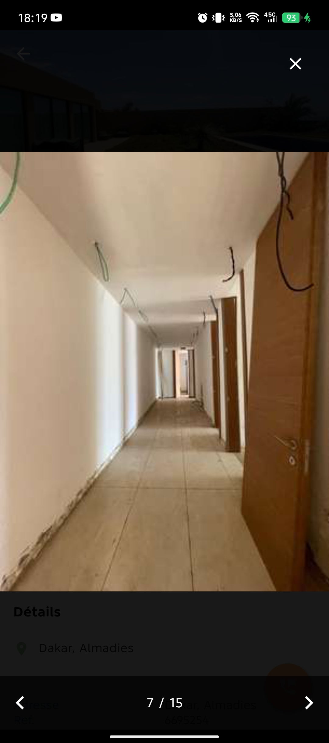11 villas pieds dans l’eau – Pointe des Almadies
Découvrez un ensemble exceptionnel de 11 villas de plain-pied situées dans l’un des quartiers les plus prestigieux de Dakar, en bord de mer, sur un terrain total de 1000 m2.
Chaque villa se compose de 5 cha