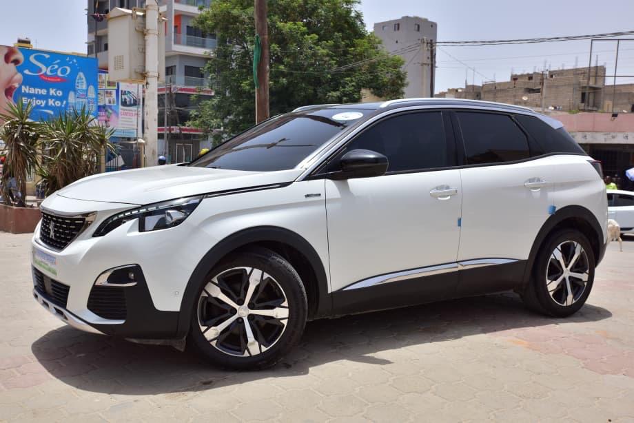 🔘 Marque Peugeot 
🔘modèle 3008,GT line 
🔘Année 2018
Kilomètres 148138
🔘Transmission Automatique 
🔘Carburant Diesel ⛽️ 
Moteur 4cylindres  DV6C
Caméra de recul redar avant arrière salon intérieur cuir et tissu toit panoramique 
Climatisation bizone, m