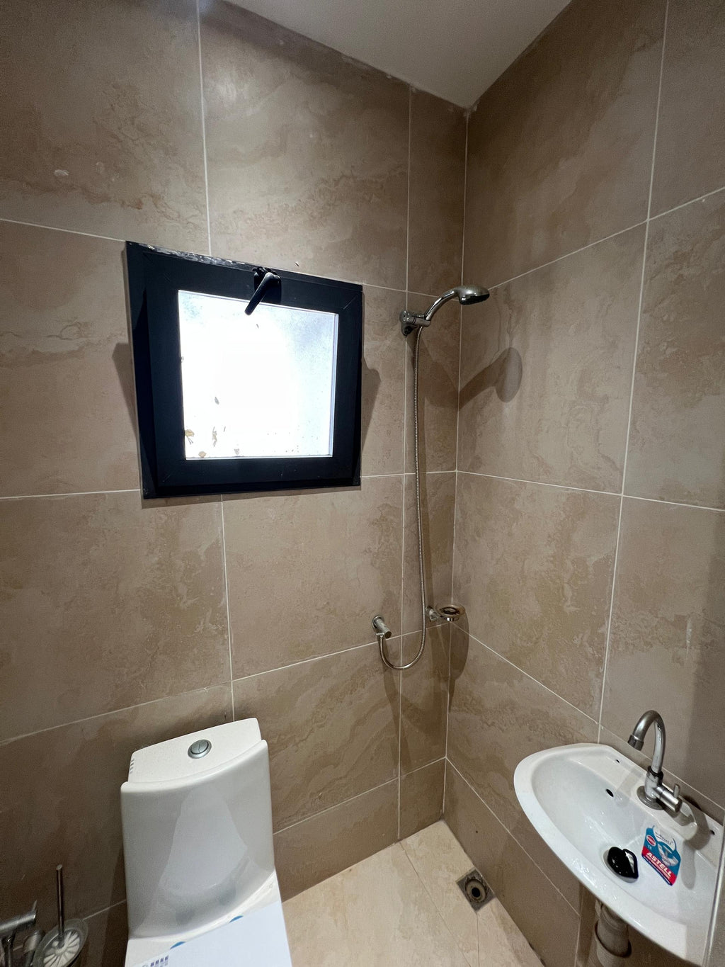 Résidence California – Immeuble R+5 (Aux Almadies) Vente exclusive de l’immeuble entier
	•	Prix : 5Milliards