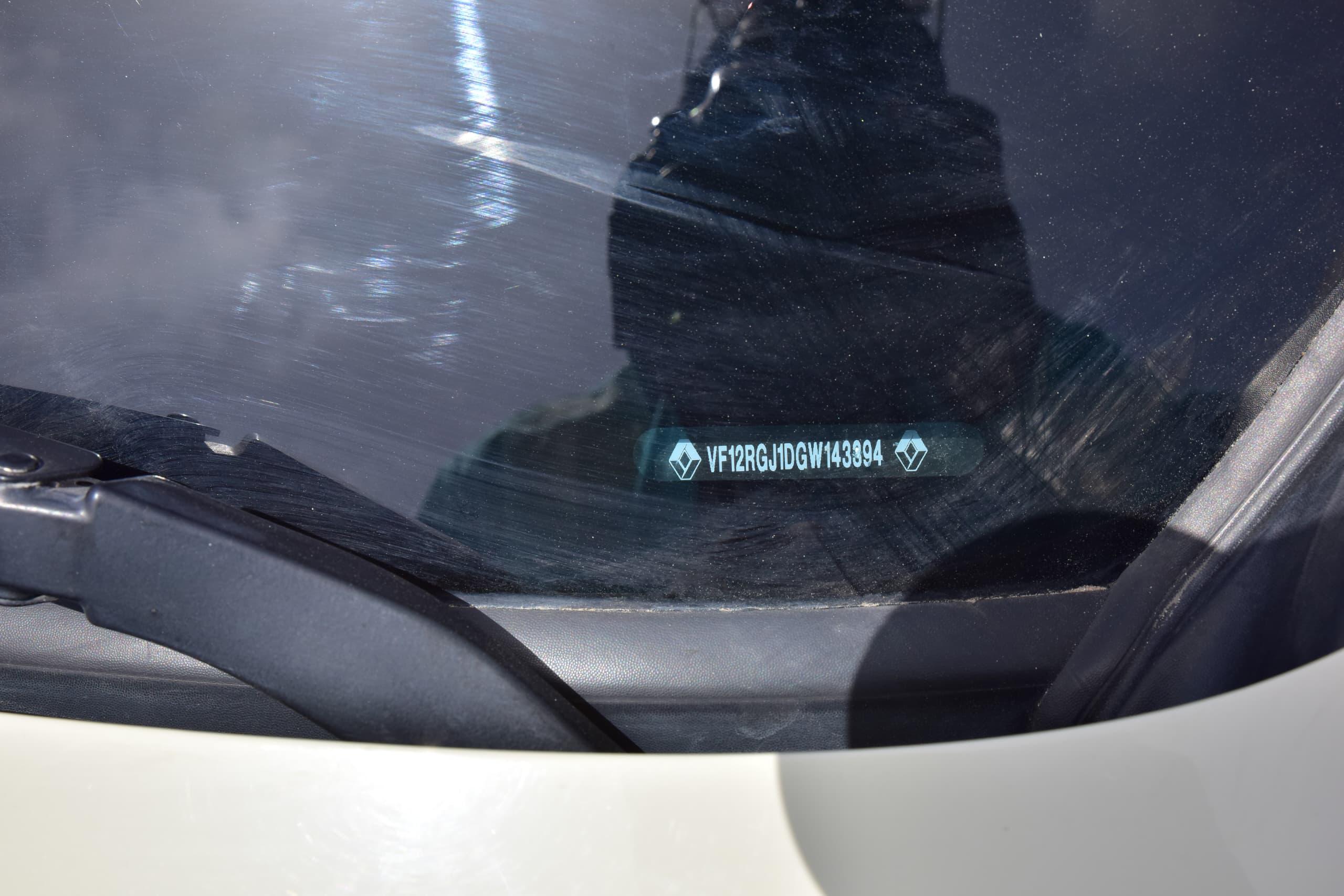 🔘 Marque Renault 
🔘modèle QM3
🔘Année 2016 
Kilomètres 105000
🔘Transmission Automatique 
🔘Carburant diesel ⛽️ 
Moteur 4cylindres 
Caméra de recul redar avant arrière salon cuir 
Climatisation bizone, mode eco 
commande au volant, siège avec chauffage