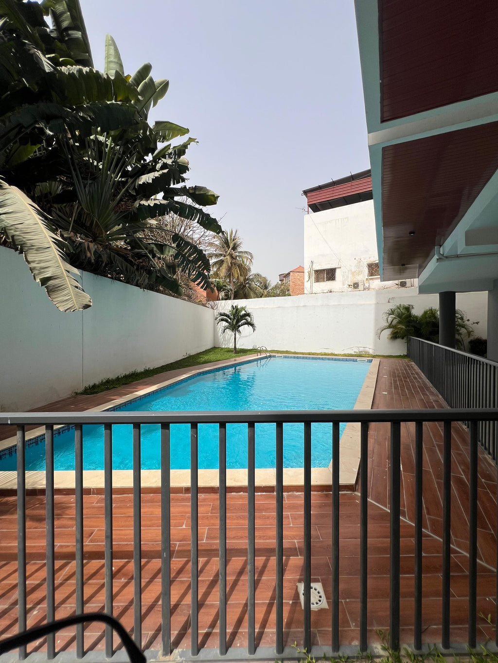 Résidence California – Immeuble R+5 (Aux Almadies) Vente exclusive de l’immeuble entier
	•	Prix : 5Milliards