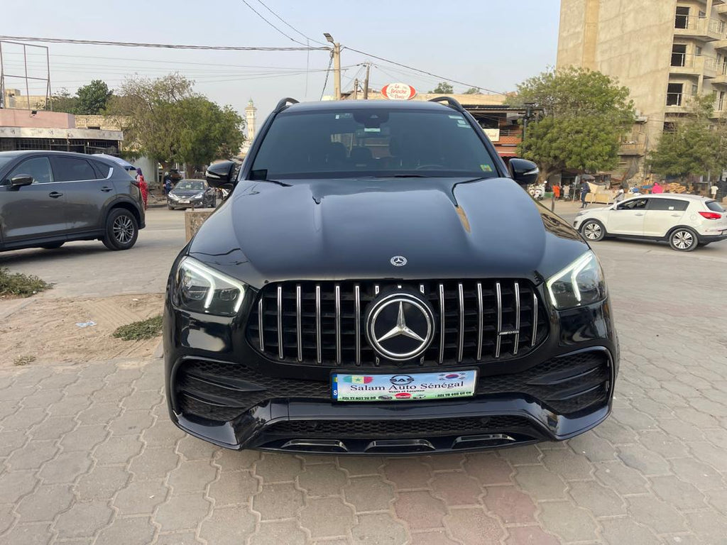 🔘 Marque Mercedes 
🔘modèle GLE 53 AMG
🔘Année 2021
🔘Transmission Automatique 
🔘Carburant essence ⛽️ 
Moteur V6 7 place 
Caméra de recul redar avant arrière full options salon intérieur cuir 
Climatisation bizone, mode eco 
commande au volant, siège av