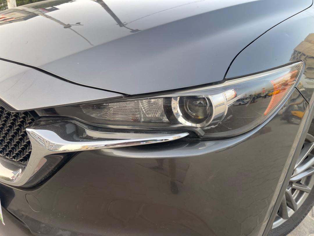 🔘 Marque Mazda 
🔘modèle CX5 
🔘Année 2017
Kilomètres 107293
🔘Transmission Automatique 
🔘Carburant essence ⛽️ 
Moteur 4cylindres  version 4x4 full option 
Caméra de recul redar avant arrière salon intérieur cuir dint glace 
Climatisation bizone, mode e
