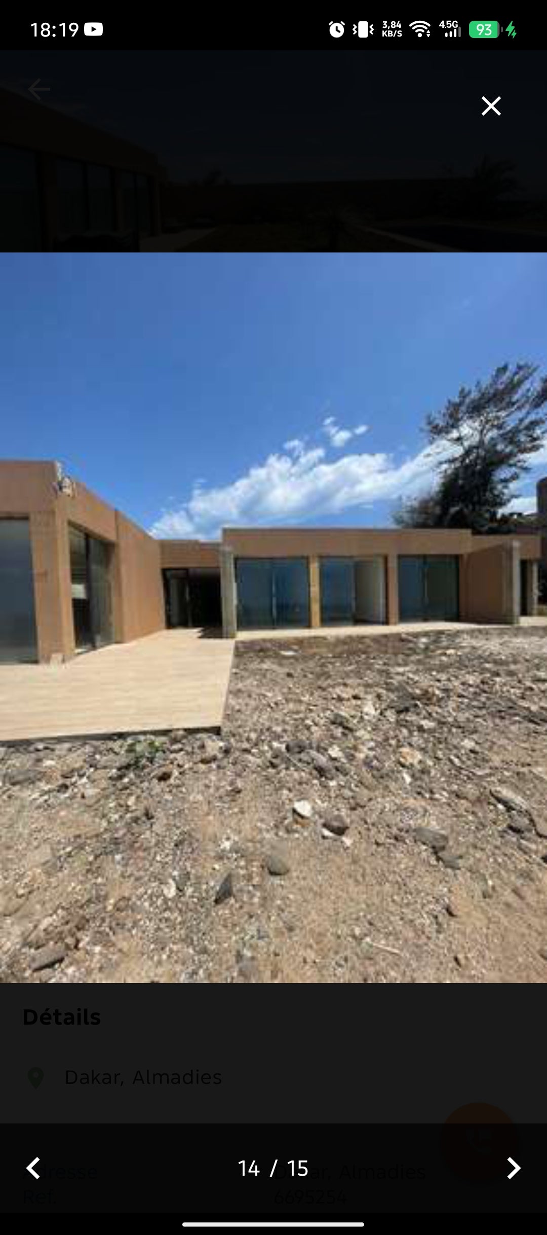11 villas pieds dans l’eau – Pointe des Almadies
Découvrez un ensemble exceptionnel de 11 villas de plain-pied situées dans l’un des quartiers les plus prestigieux de Dakar, en bord de mer, sur un terrain total de 1000 m2.
Chaque villa se compose de 5 cha