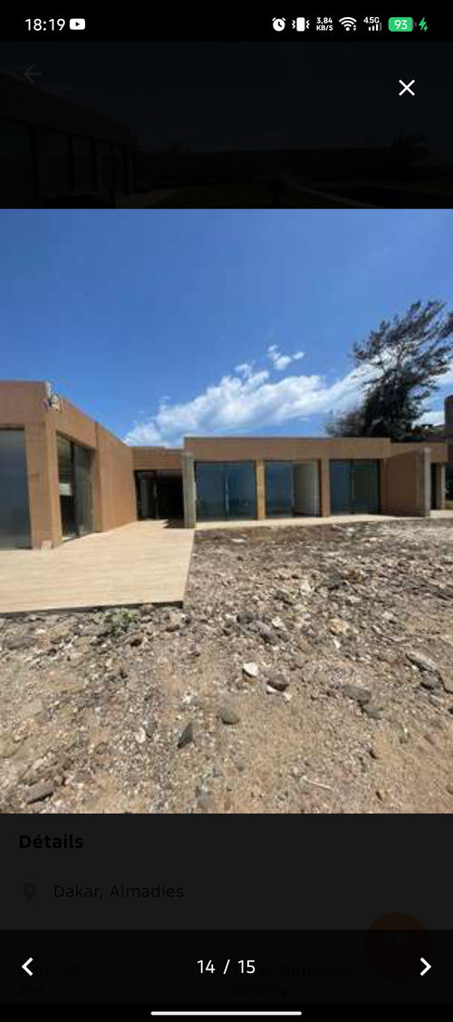 11 villas pieds dans l’eau – Pointe des Almadies
Découvrez un ensemble exceptionnel de 11 villas de plain-pied situées dans l’un des quartiers les plus prestigieux de Dakar, en bord de mer, sur un terrain total de 1000 m2.
Chaque villa se compose de 5 cha