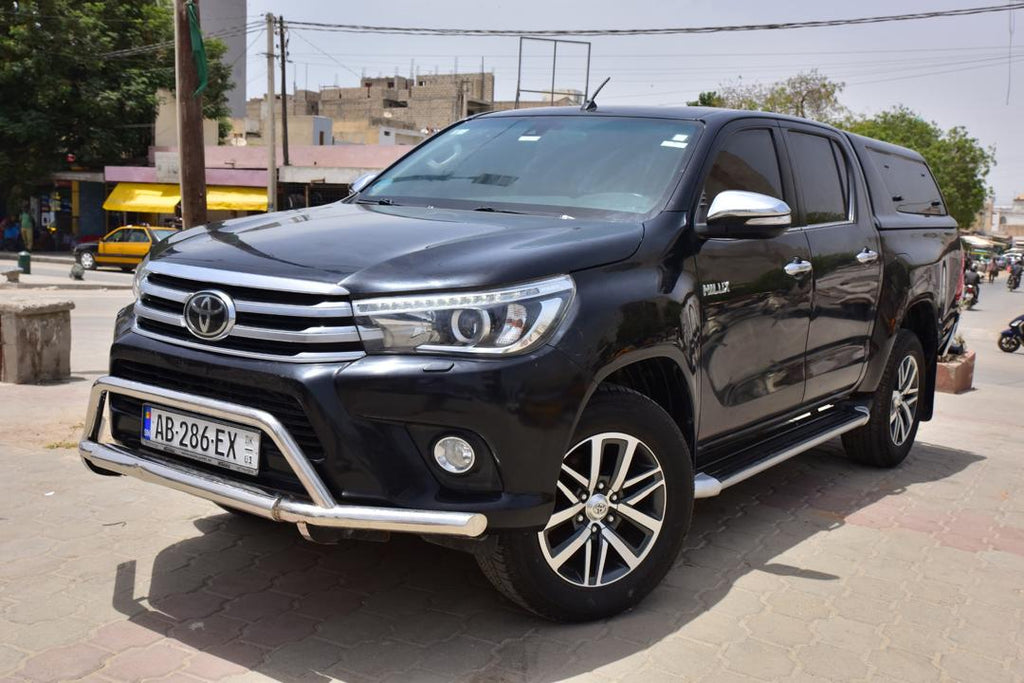 🔘 Marque Toyota
🔘modèle HILUX
🔘Année 2017
Kilomètres 93760
🔘Transmission Automatique 
🔘Carburant Diesel ⛽️ 
Moteur 4cylindres  D4D 
Caméra de recul redar avant arrière salon intérieur cuir full options 
Climatisation bizone, mode eco 
commande au vol