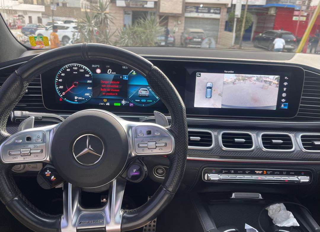 🔘 Marque Mercedes 
🔘modèle GLE 53 AMG
🔘Année 2021
🔘Transmission Automatique 
🔘Carburant essence ⛽️ 
Moteur V6 7 place 
Caméra de recul redar avant arrière full options salon intérieur cuir 
Climatisation bizone, mode eco 
commande au volant, siège av