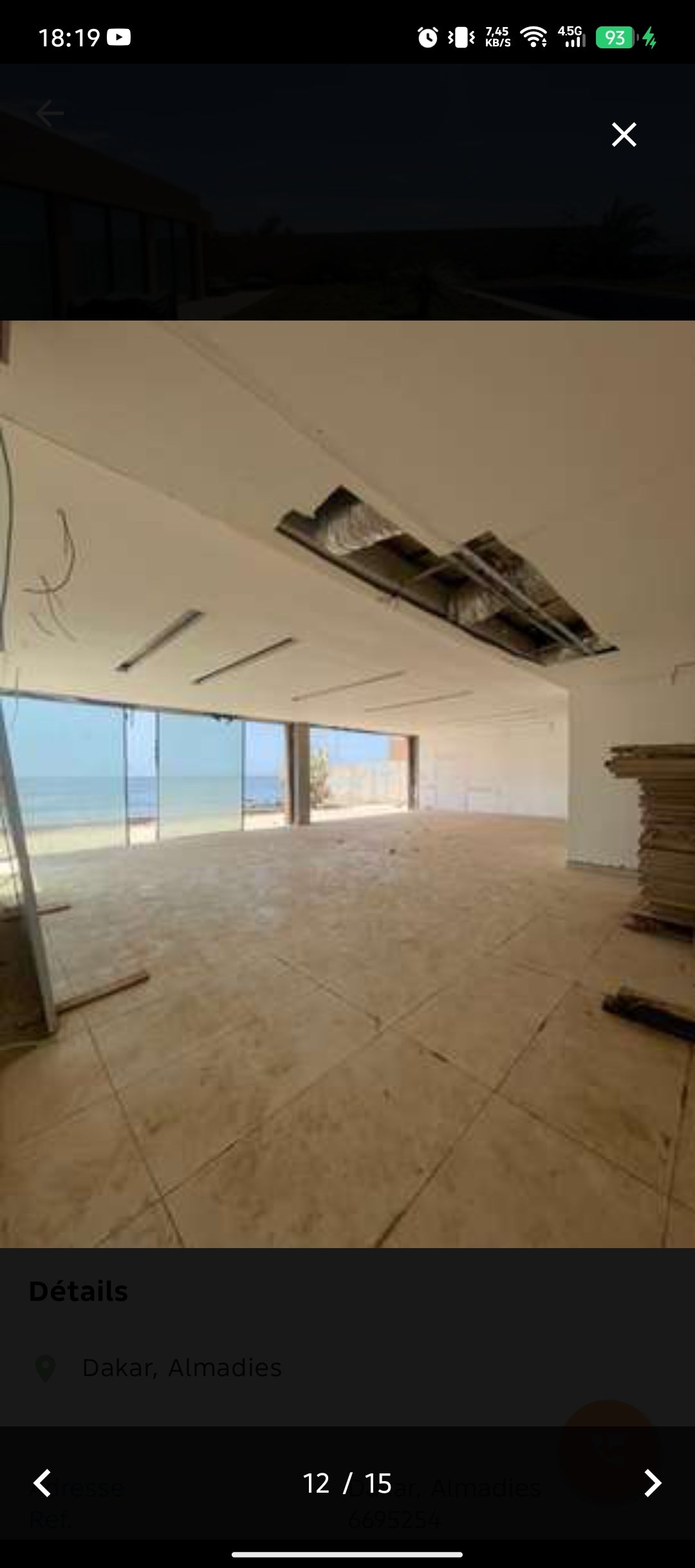 11 villas pieds dans l’eau – Pointe des Almadies
Découvrez un ensemble exceptionnel de 11 villas de plain-pied situées dans l’un des quartiers les plus prestigieux de Dakar, en bord de mer, sur un terrain total de 1000 m2.
Chaque villa se compose de 5 cha