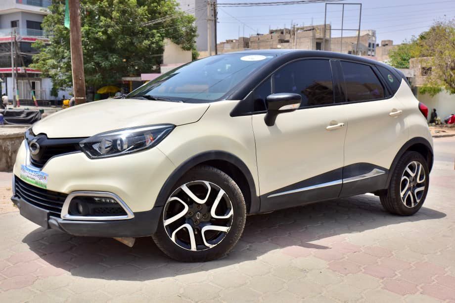 🔘 Marque Renault 
🔘modèle QM3
🔘Année 2016 
Kilomètres 105000
🔘Transmission Automatique 
🔘Carburant diesel ⛽️ 
Moteur 4cylindres 
Caméra de recul redar avant arrière salon cuir 
Climatisation bizone, mode eco 
commande au volant, siège avec chauffage