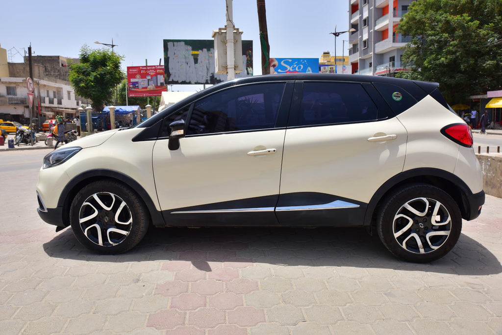 🔘 Marque Renault 
🔘modèle QM3
🔘Année 2016 
Kilomètres 105000
🔘Transmission Automatique 
🔘Carburant diesel ⛽️ 
Moteur 4cylindres 
Caméra de recul redar avant arrière salon cuir 
Climatisation bizone, mode eco 
commande au volant, siège avec chauffage