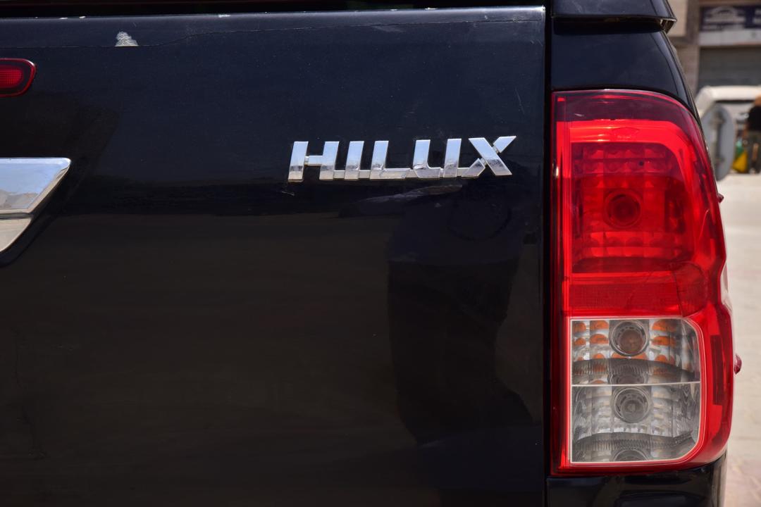 🔘 Marque Toyota
🔘modèle HILUX
🔘Année 2017
Kilomètres 93760
🔘Transmission Automatique 
🔘Carburant Diesel ⛽️ 
Moteur 4cylindres  D4D 
Caméra de recul redar avant arrière salon intérieur cuir full options 
Climatisation bizone, mode eco 
commande au vol